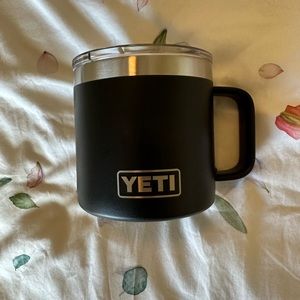 Black Yeti 12 oz cup